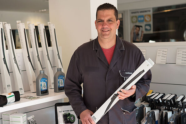 Jörg Stainowski Jörg Stainowski, Teiledienst-Mitarbeiter